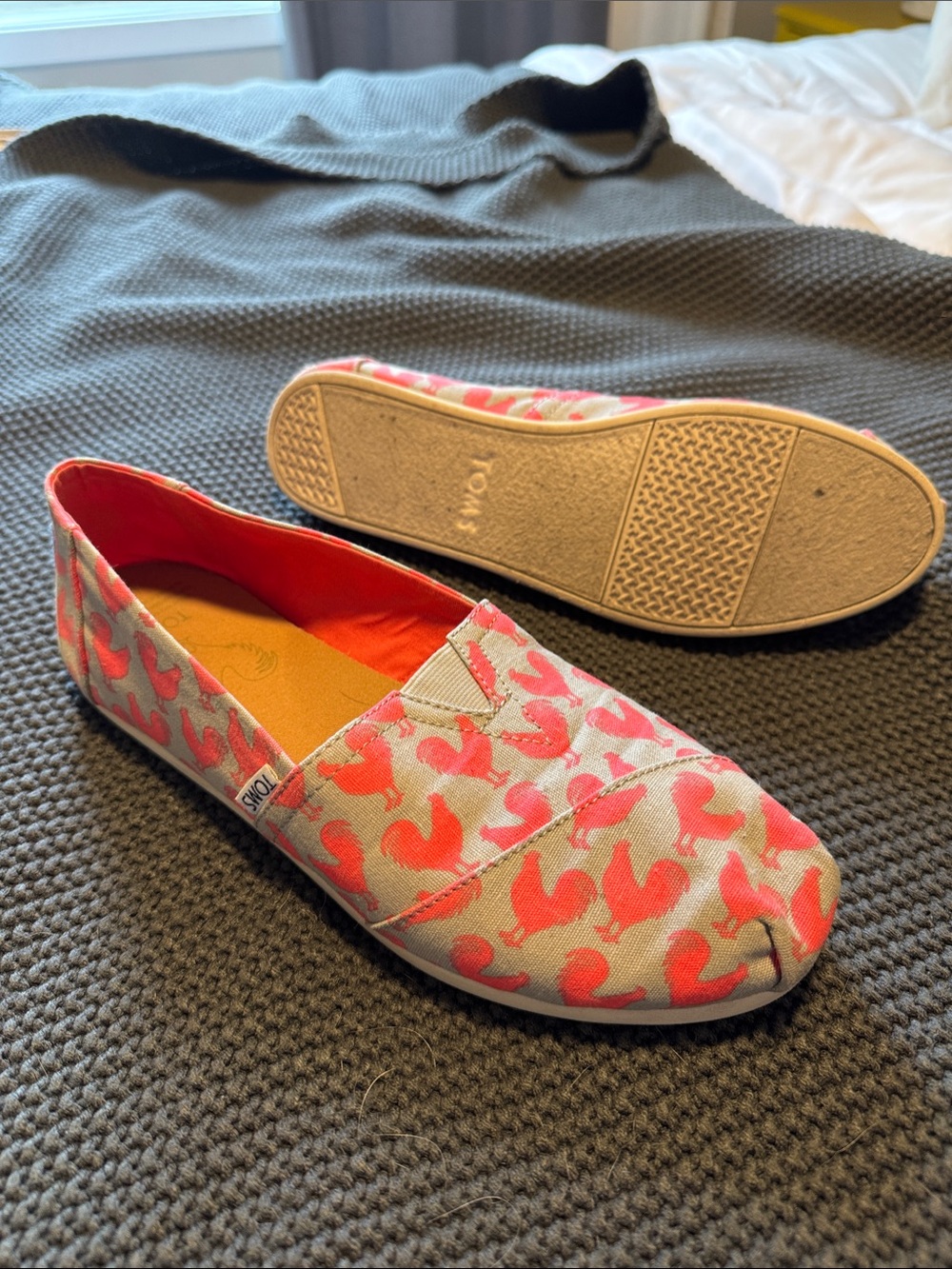 Toms Women's Coral Rooster Canvas Slip-Ons